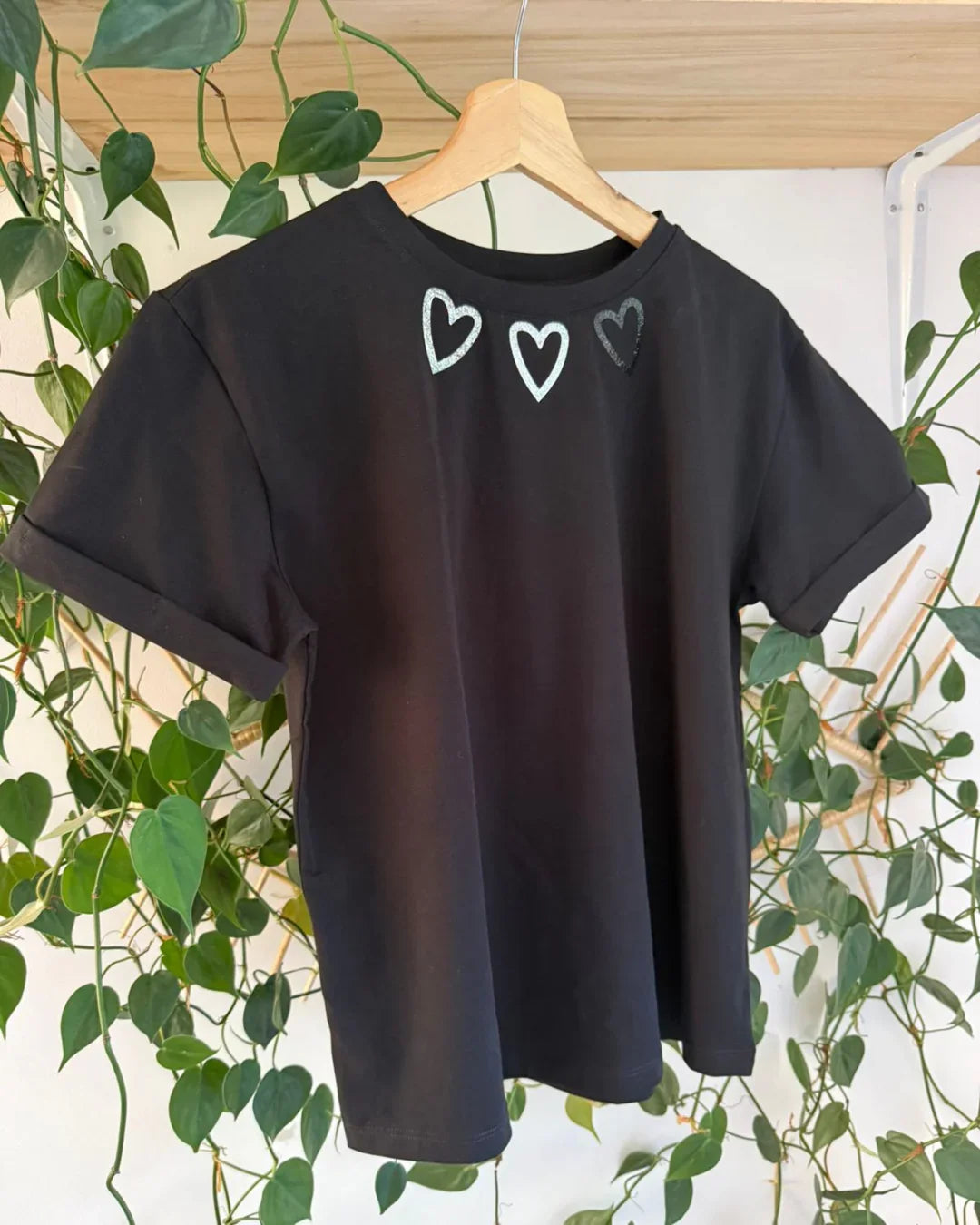 Camiseta Negra Corazones Brillo - Gracies