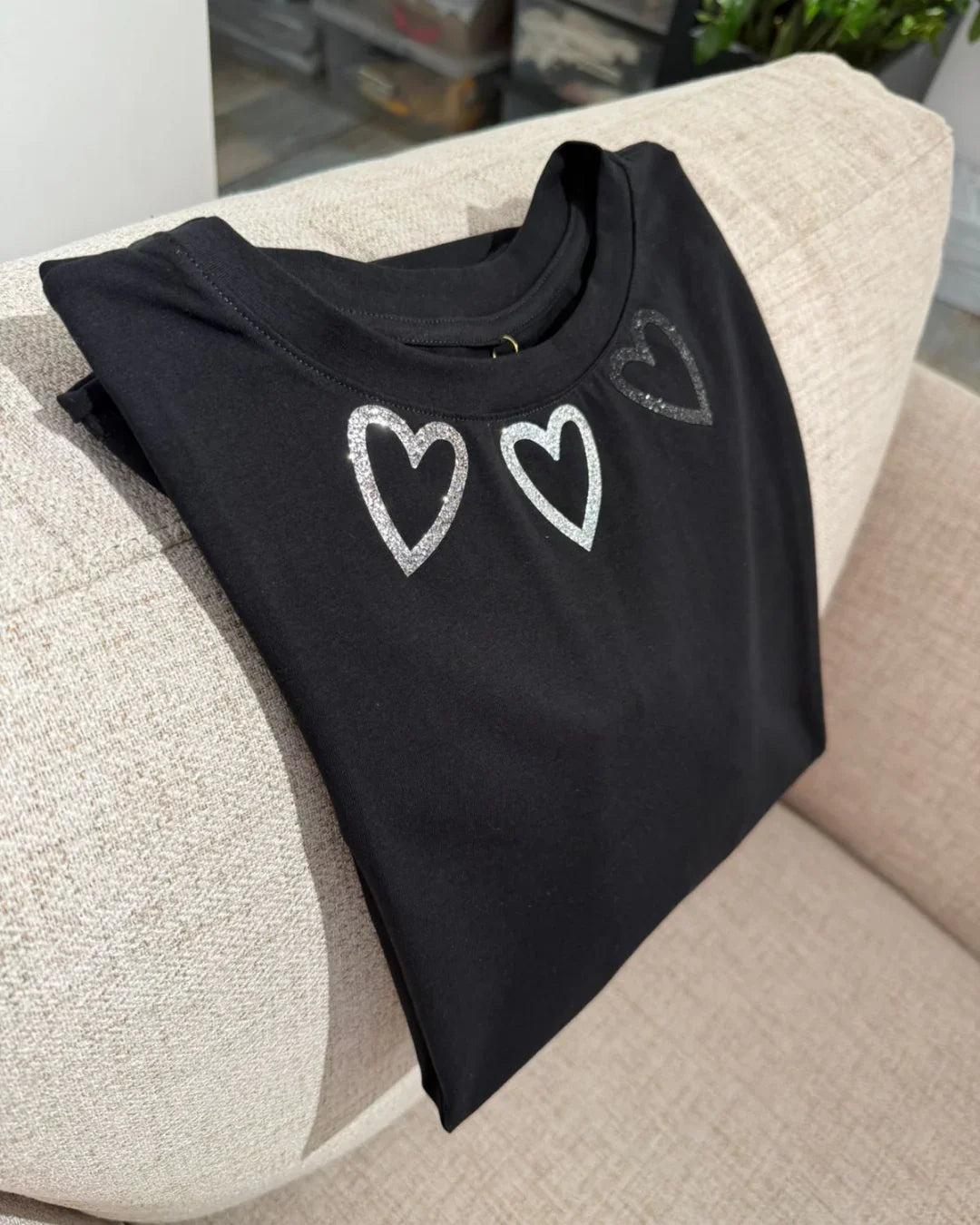 Camiseta Negra Corazones Brillo - Gracies
