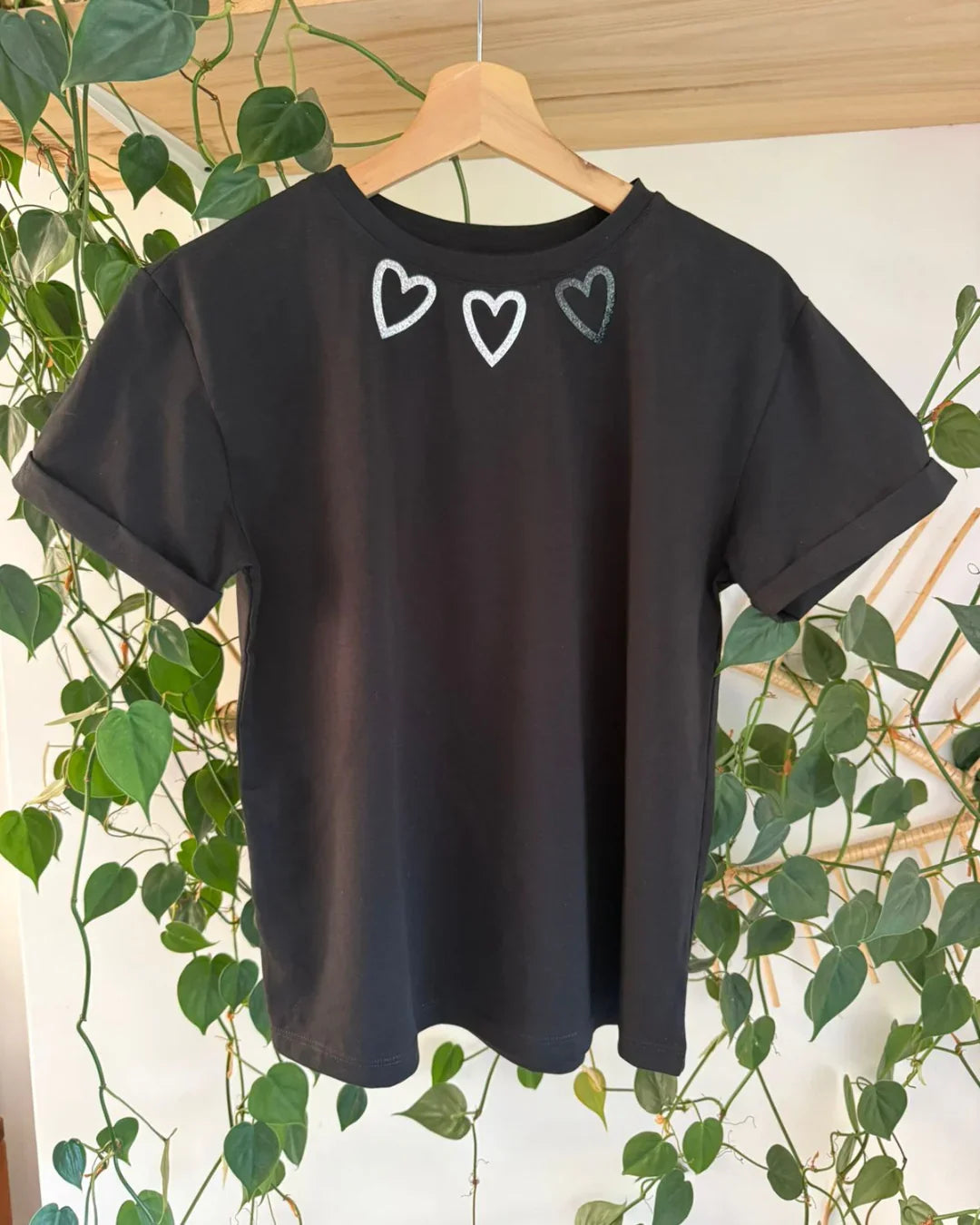 Camiseta Negra Corazones Brillo - Gracies