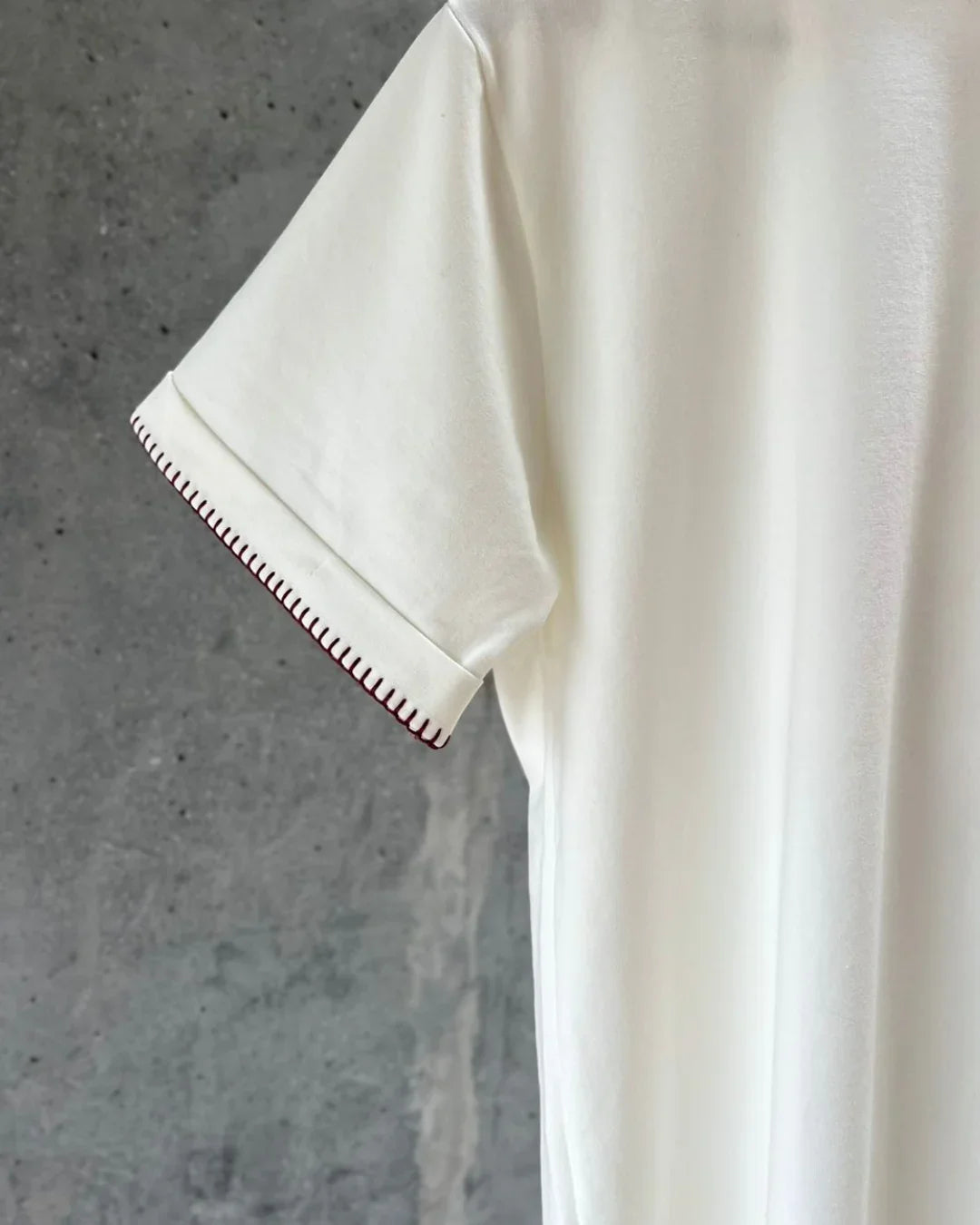 Camiseta Básica Borde Vinotinto - Gracies