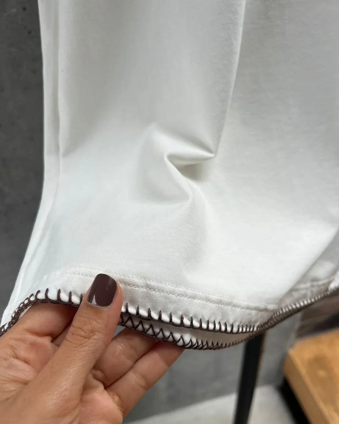 Camiseta Básica Borde Chocolate - Gracies