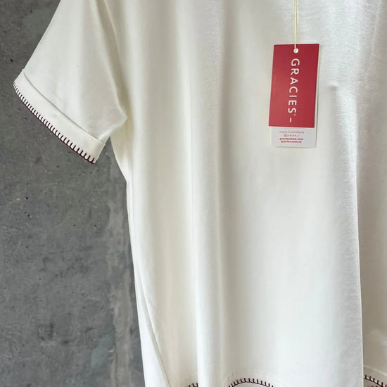 Camiseta Básica Borde Vinotinto - Gracies