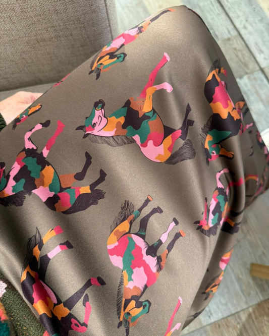 Falda Caballos Fluida