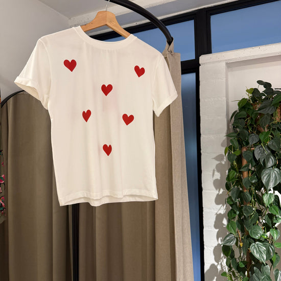 Camiseta Corazones 