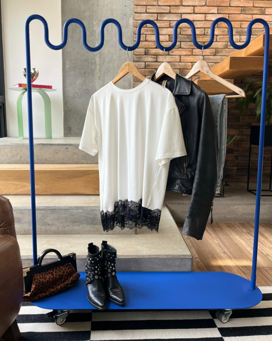 Camiseta Asimetrica con Encaje