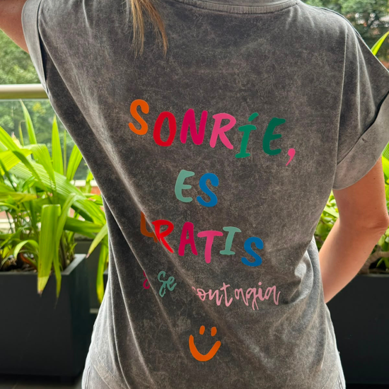 Camiseta Sonrie 