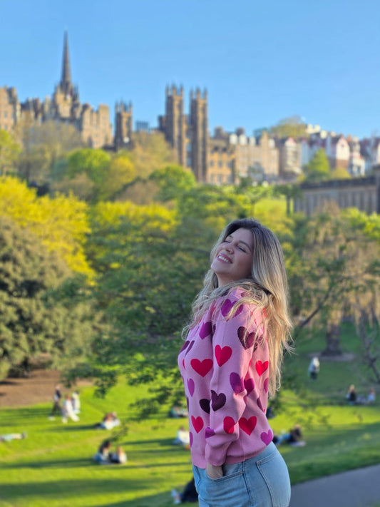 Sweater Rosado Corazones (envío 8 días hábiles) 