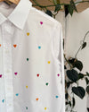 camisa en algodon con mini corazoes bordados