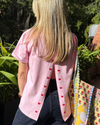 Camiseta Rosada Llueven Corazones 